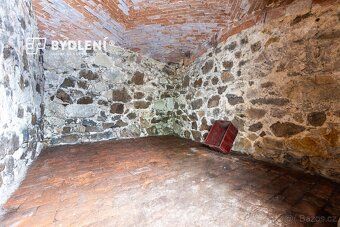 We offer for sale an investment property intended for complete reconstruction, which…