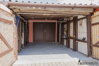 We exclusively offer you a two-story brick house in the village of Draž