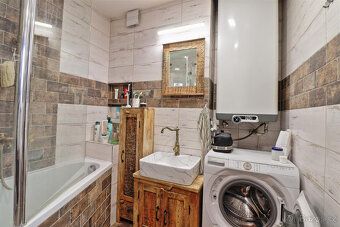 I am offering for sale an apartment 2+1 in private ownership, which has undergone complete…