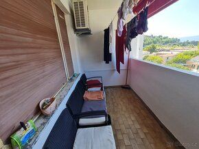 We offer for sale an apartment in Omiš. The apartment is with area of 70 m2 located on the 5th…