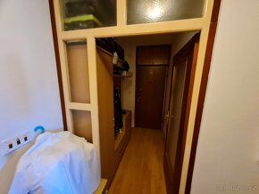 We offer for sale an apartment in Omiš. The apartment is with area of 70 m2 located on the 5th…