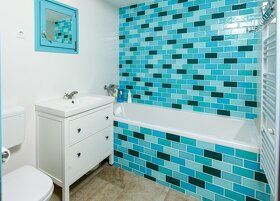 We offer for sale a spacious family residence in a peaceful area with beautiful panoramic sea views.