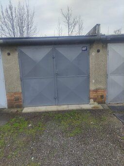 Nabízím k pronájmu zrekonstruovanou garáž o velikosti 21m2 n