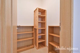 Moderní a prosvětlené bydlení v srdci klidné přírody s výbor