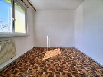 We offer exclusively for sale a sunny apartment of 78.2 m², located on the second floor in a…