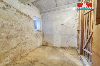 K dlouhodobému pronájmu nabízíme slunný, nově zrekonstruovan