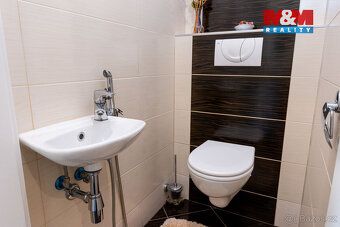 Nabízíme ke koupi velmi pěkný, světlý družstevní byt 3,5+1 o