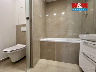We offer for sale an apartment of size 83 sqm with loggia.