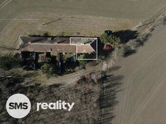 We offer for sale an end terraced cottage in an exceptionally quiet location near the Vranov…
