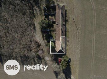 We offer for sale an end terraced cottage in an exceptionally quiet location near the Vranov…