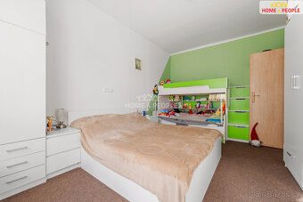včetně všech poplatku, právního servisu a provize RK a parko