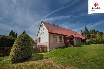 Family house with renovation potential in the foothills of the Giant Mountains garden, attic, quiet location