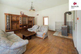 Family house with renovation potential in the foothills of the Giant Mountains garden, attic, quiet location