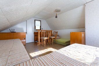 I am offering for sale a brick recreational cottage with garden in a quiet gardening colony in…