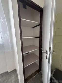 Nabízíme k pronájmu světlý a prakticky řešený byt o dispozic