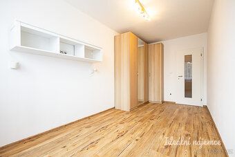 K dlouhodobému podnájmu nabízíme krásný, prakticky řešený by
