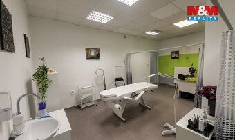Nabízíme k pronájmu zavedený kosmetický salon v centru Mimon