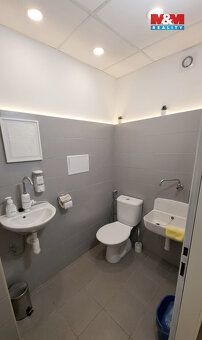 Nabízíme k pronájmu zavedený kosmetický salon v centru Mimon