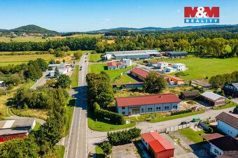 We offer for sale an old locksmith workshop and warehouse facility, 