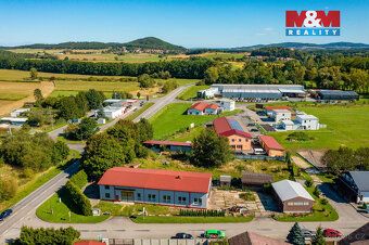We offer for sale an old locksmith workshop and warehouse facility, 