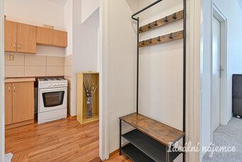 K dlouhodobému podnájmu nabízíme byt o dispozici 2+1 v klidn