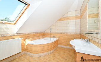 For Sale family house with farm buildings and stables totaling 1,134 sqm, Polánka near Moravský Krumlov