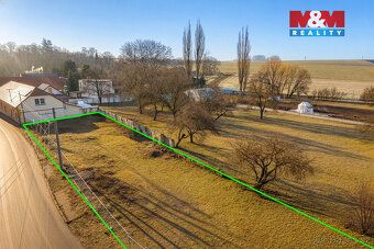 Nabízíme k prodeji stavební pozemek o výměře 860 m² v malebn