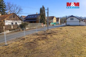 Nabízíme k prodeji stavební pozemek o výměře 860 m² v malebn