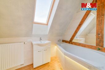 Nabízíme k pronájmu byt 1+kk o velikosti 36 m², který se nac