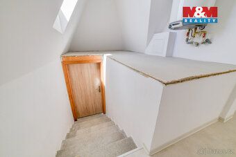 Nabízíme k pronájmu byt 1+kk o velikosti 36 m², který se nac