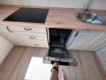 Nabízíme k pronájmu krásný byt 1+1 o velikosti 32 m² v klidn