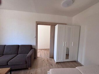 Nabízíme k pronájmu krásný byt 1+1 o velikosti 32 m² v klidn