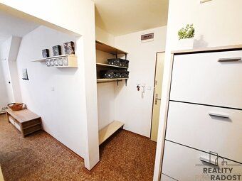 Nabízíme k pronájmu útulný mezonetový byt 1+1 v Brně Komíně,
