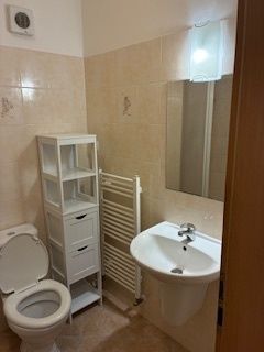 Pronajmu byt 1+kk (24 m2) v Šumperku. Vybavení : balkón, kuc