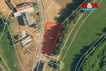 We offer for sale a beautiful garden of 712 m² located in a quiet part of the village of…