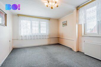 We offer for sale a family house with 6+2 bedrooms in a quiet part of town