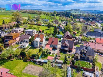 We offer for sale a family house with 6+2 bedrooms in a quiet part of town