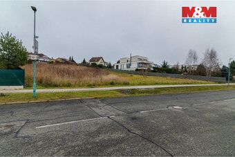 We offer for sale a building plot of 1248 m² in the desirable area of Bradlec near Mlada…