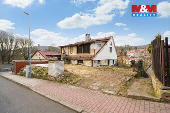 This family house near the center of Benešov nad Ploučnicí