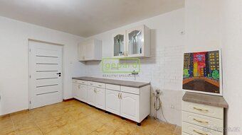 We offer for sale a spacious two-story family house with an usable area of approximately 250…