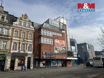 We offer for rent premises of 170 m² in the center of L