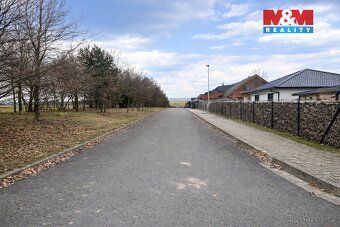 Nabízíme k prodeji stavební pozemek o výměře 1065 m² v klidn