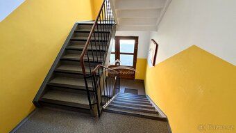Nabízíme k prodeji zděný byt 3+1 o výměře 67 m², situovaný v
