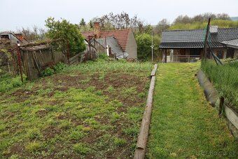 We offer for sale a family house in the picturesque village of Zlobice. This