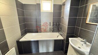 I offer for rent an apartment 3+kk on the 2nd floor of a residential house in Uherské Hradiště…