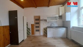 Pronájem prostorného bytu 4+1 o užitné ploše 120 m² v centru