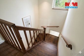 V zastoupení majitele nabízíme k prodeji řadový rodinný dům 