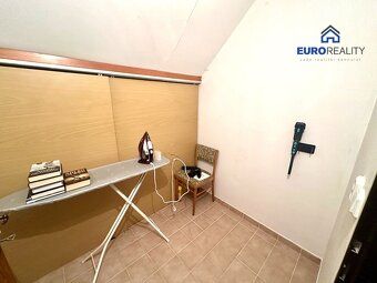 We offer for sale a family house in the part of town Bezděkov, municipality Toužim, district Karlovy Vary.