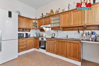 We offer for sale a family house with significant business potential in the center of Mimon.