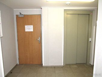 Nabízíme Vám ke koupi moderní byt 2+kk s prostornou lodžií, 